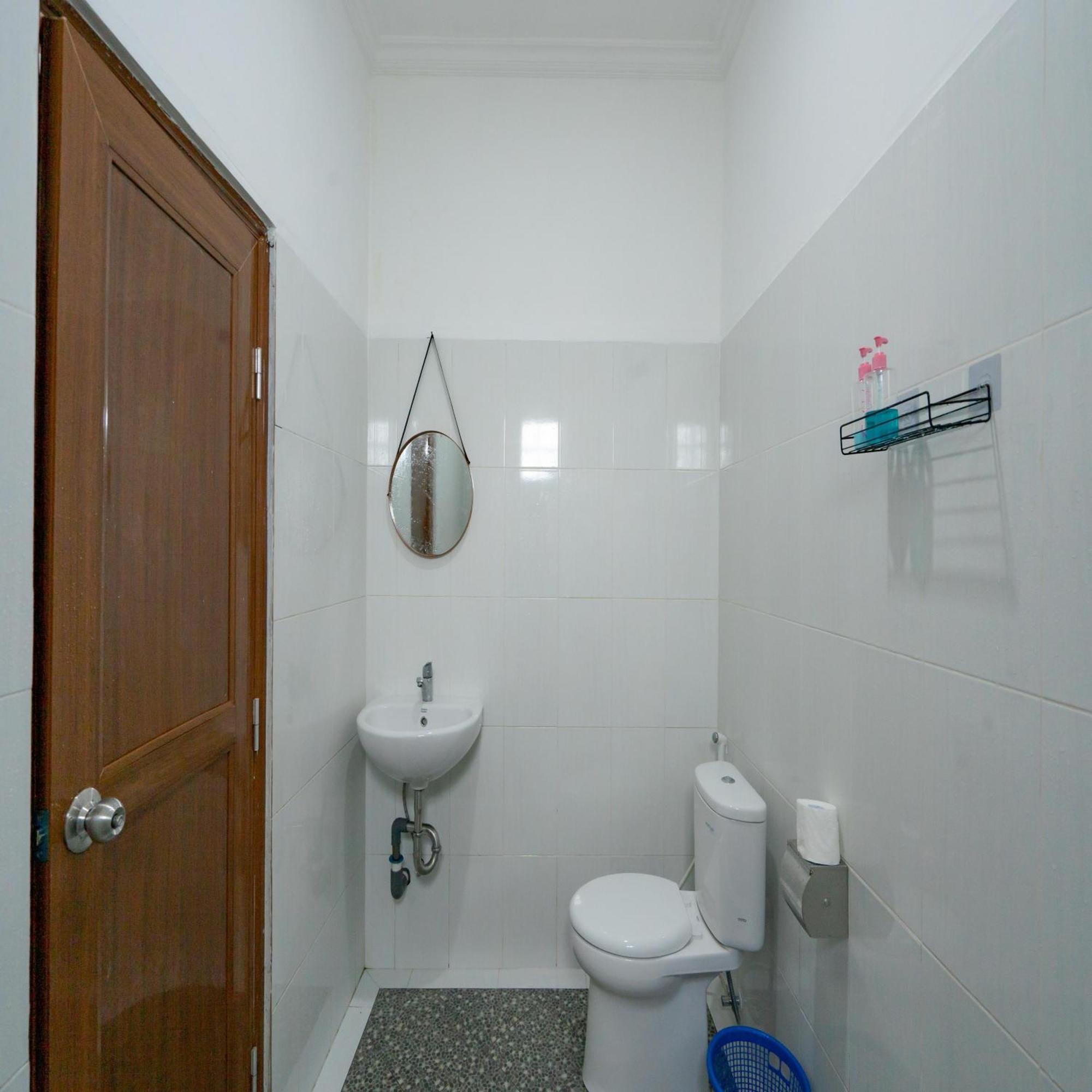 Batur Kencana Villa Mitra Reddoorz Baturaja  Екстериор снимка