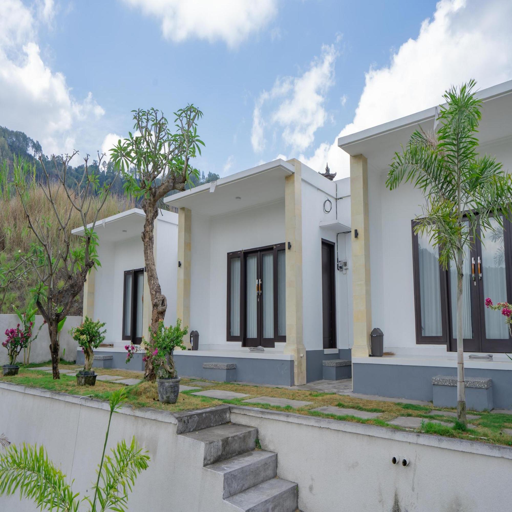 Batur Kencana Villa Mitra Reddoorz Baturaja  Екстериор снимка