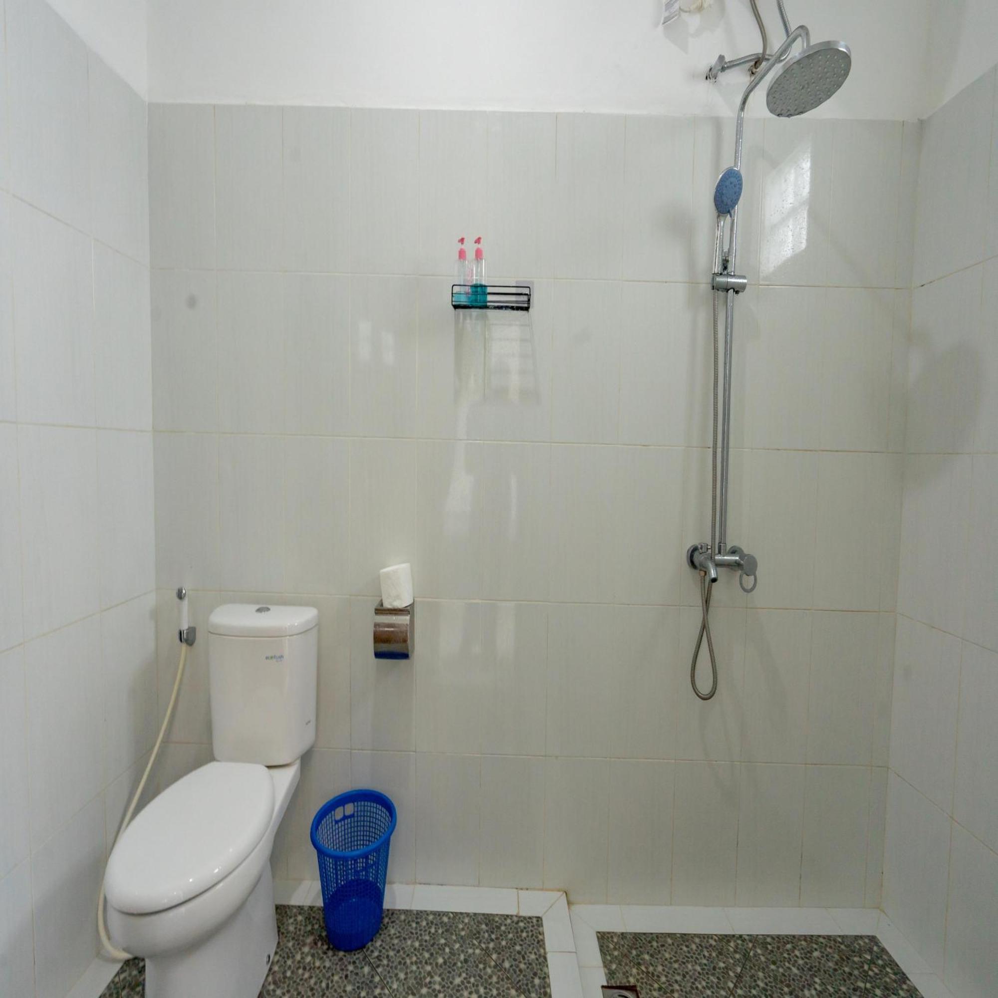 Batur Kencana Villa Mitra Reddoorz Baturaja  Екстериор снимка